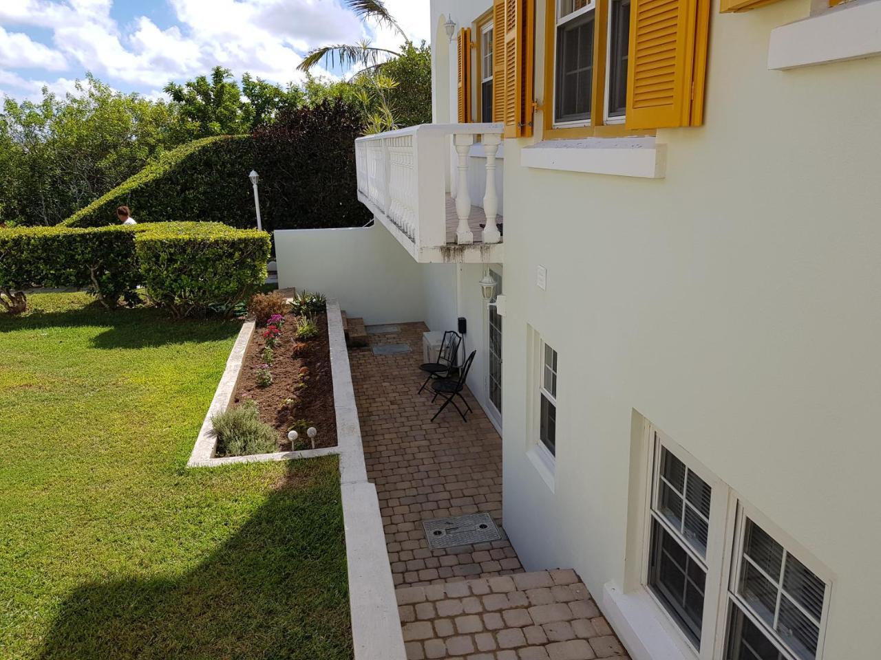 Windsong Guest Apartments Pembroke Kültér fotó
