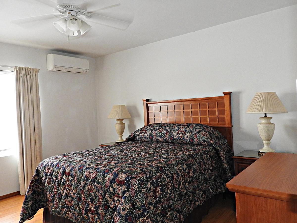 Windsong Guest Apartments Pembroke Kültér fotó