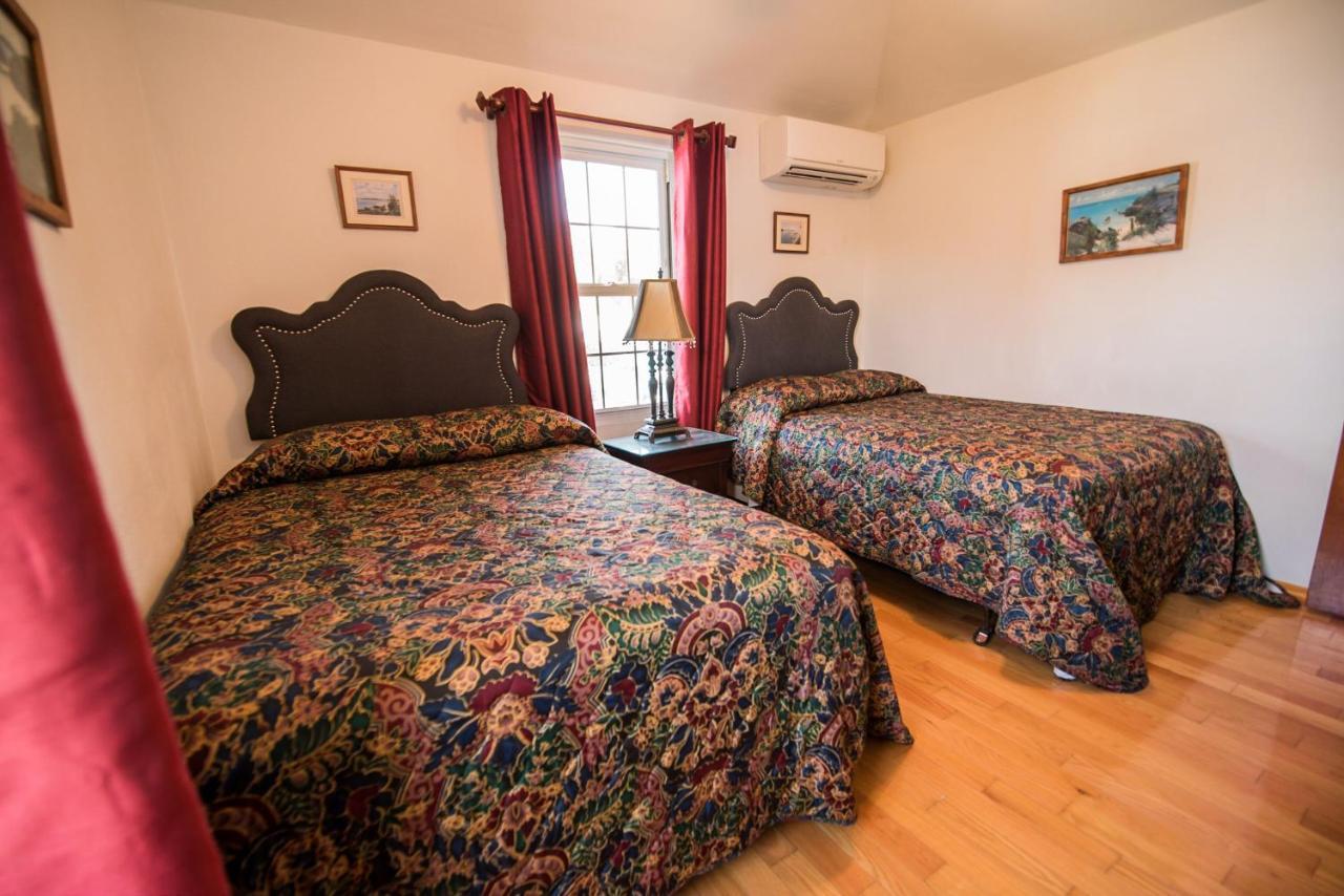 Windsong Guest Apartments Pembroke Kültér fotó